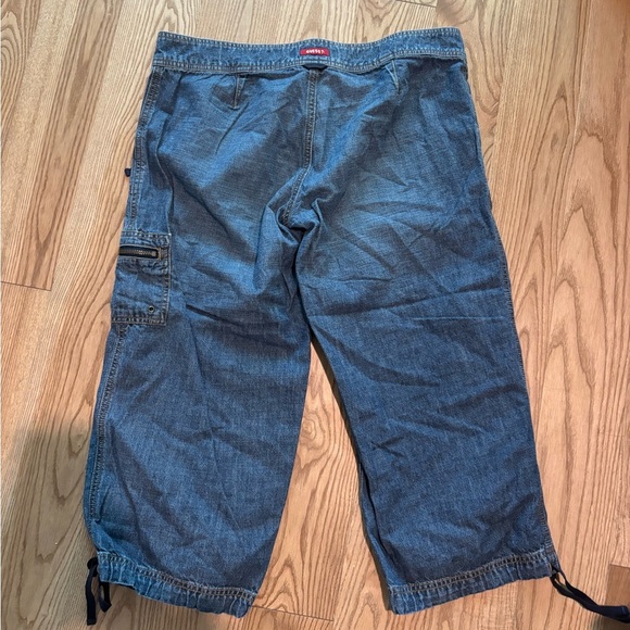 Guess Vintage Capri Jeans - Picture 6 of 6